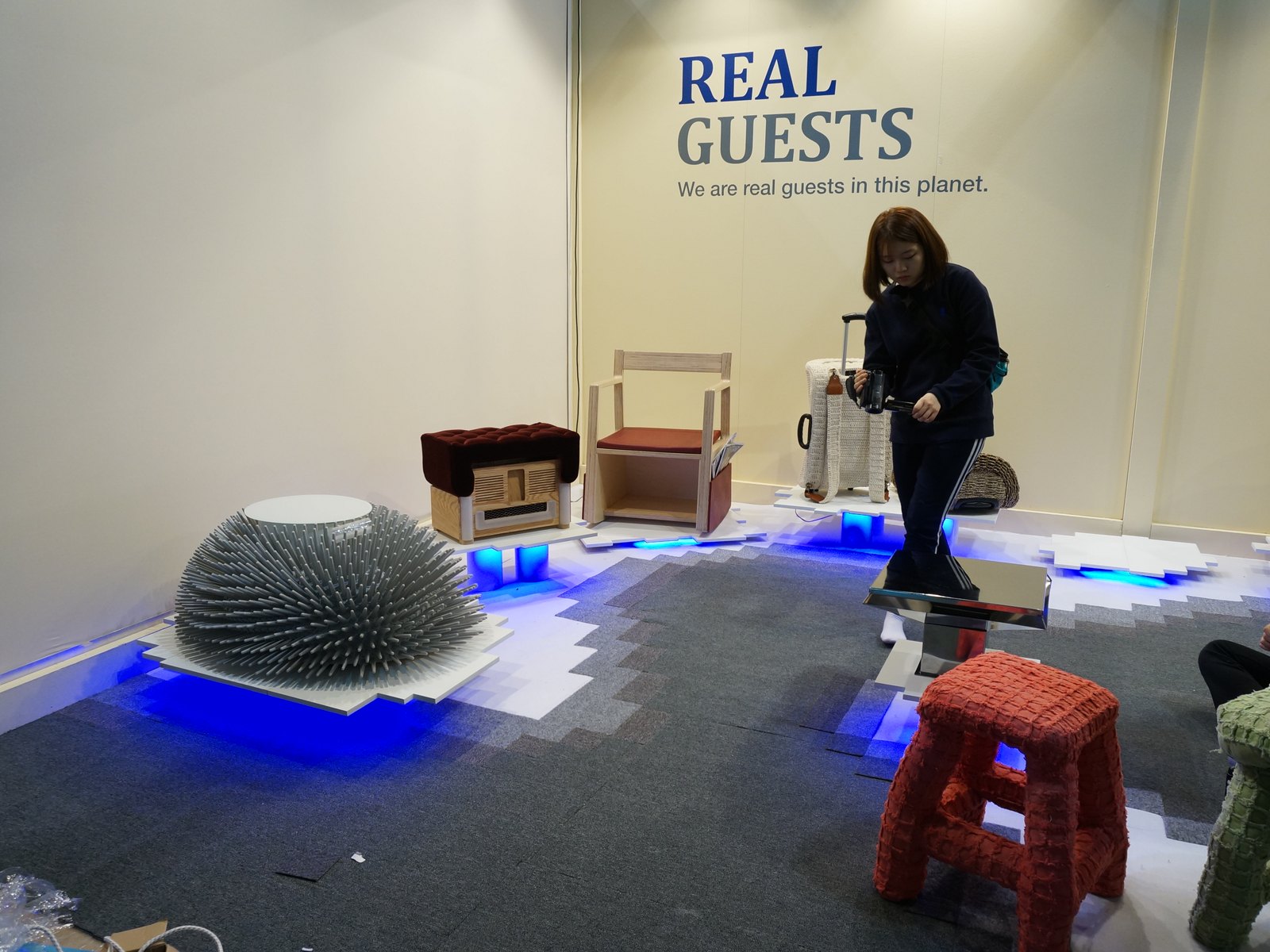 REAL GUESTS