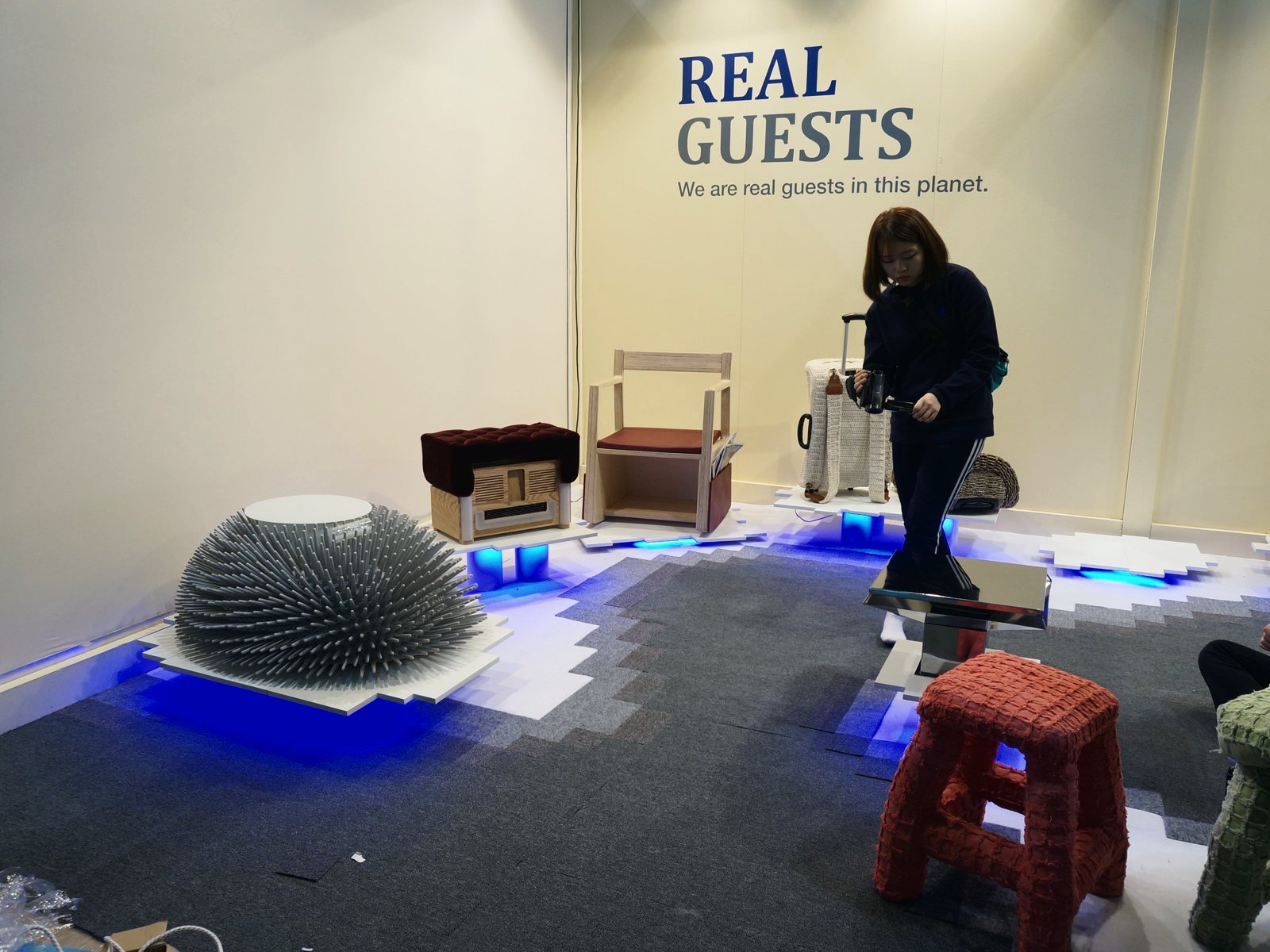 REAL GUESTS